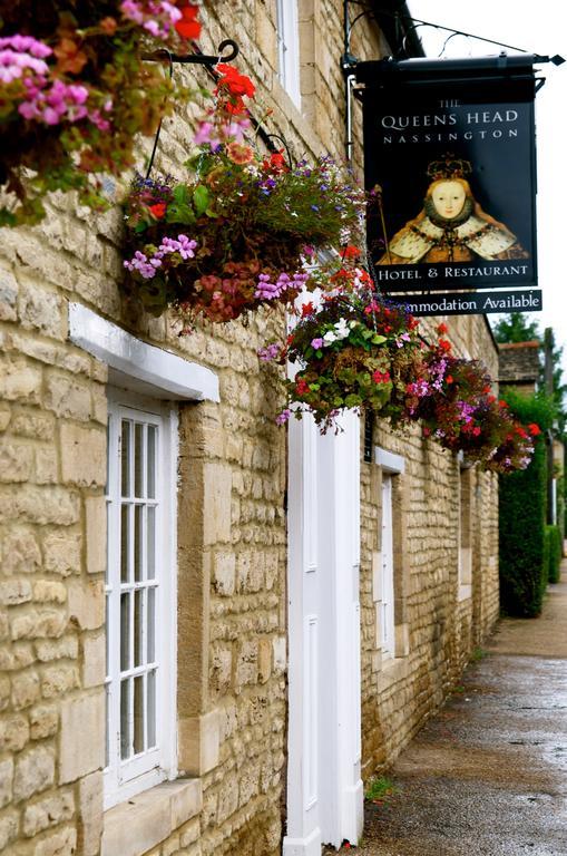 Queens Head Inn Nassington Exteriér fotografie