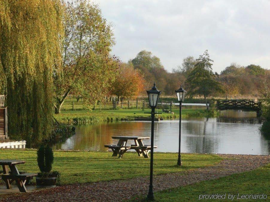 Queens Head Inn Nassington Exteriér fotografie